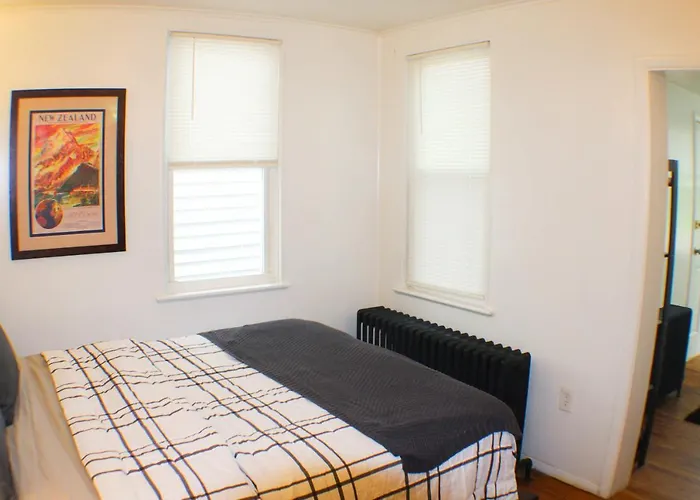 Urban Oasis - 3br 2ba - View- Private Parking * Pittsburgh