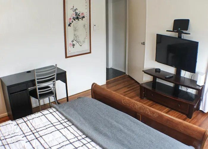 Urban Oasis - 3br 2ba - View- Private Parking